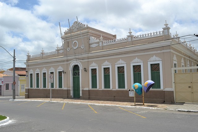 Prefeitura de Vitória da Conquista torna obrigatório uso de máscaras em lojas, bancos e transporte