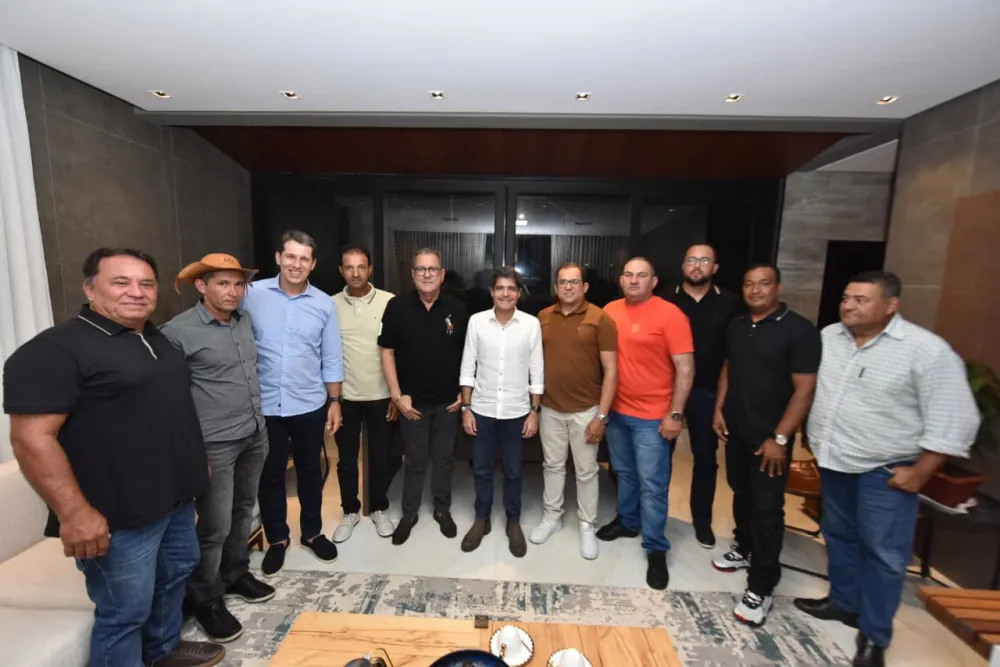 ACM Neto reúne lideranças em Vitória da Conquista