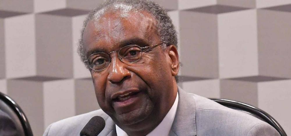 FGV afirma que Decotelli não foi seu professor efetivo