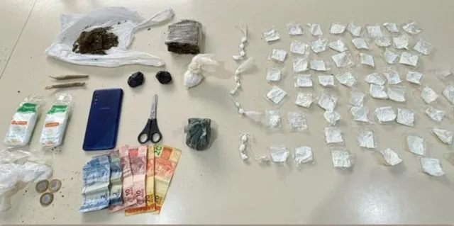 Homem é preso com drogas durante abordagem da Cipe Sudoeste em Pindaí