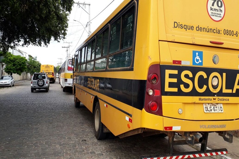 Aluna com Síndrome de Down está há três semanas sem ir à escola por falta de monitor em Aracatu
