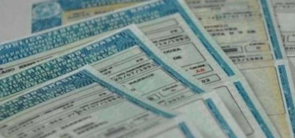 Documento do carro deixa de ser impresso em todo o Brasil até junho