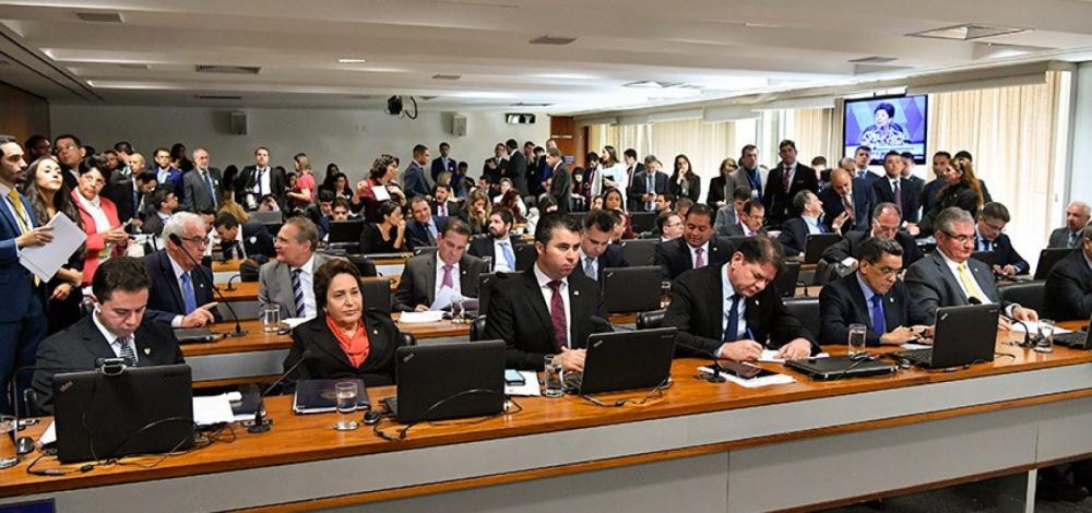 Comissão no Senado convida Dallagnol a explicar troca de mensagens com Moro
