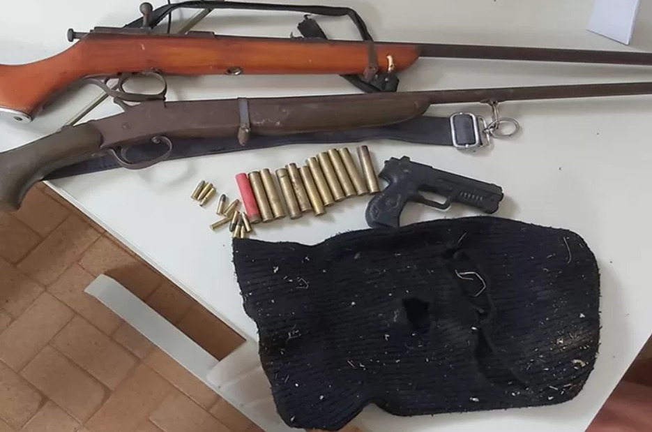 Estudante anuncia ataque em escola de Ibipitanga e PM apreende armas e munições