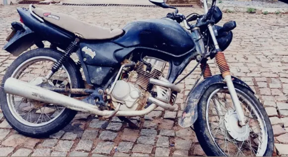 Moto com numeração suprimida é apreendida em Matina