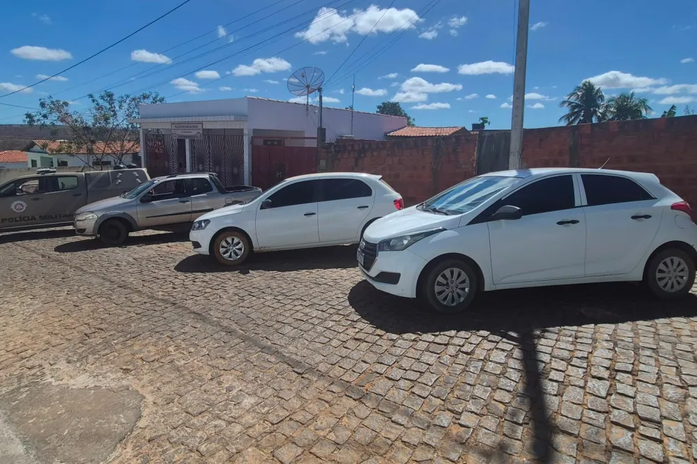 Polícia Militar recupera três veículos clonados durante o fim de semana em Ibiassucê