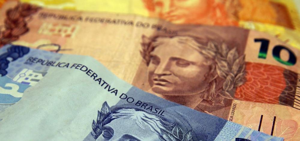 Governo propõe valor de R$ 1.067 para salário mínimo em 2021