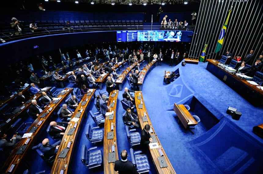 Senado marca para terça-feira decisão sobre afastamento de Aécio Neves