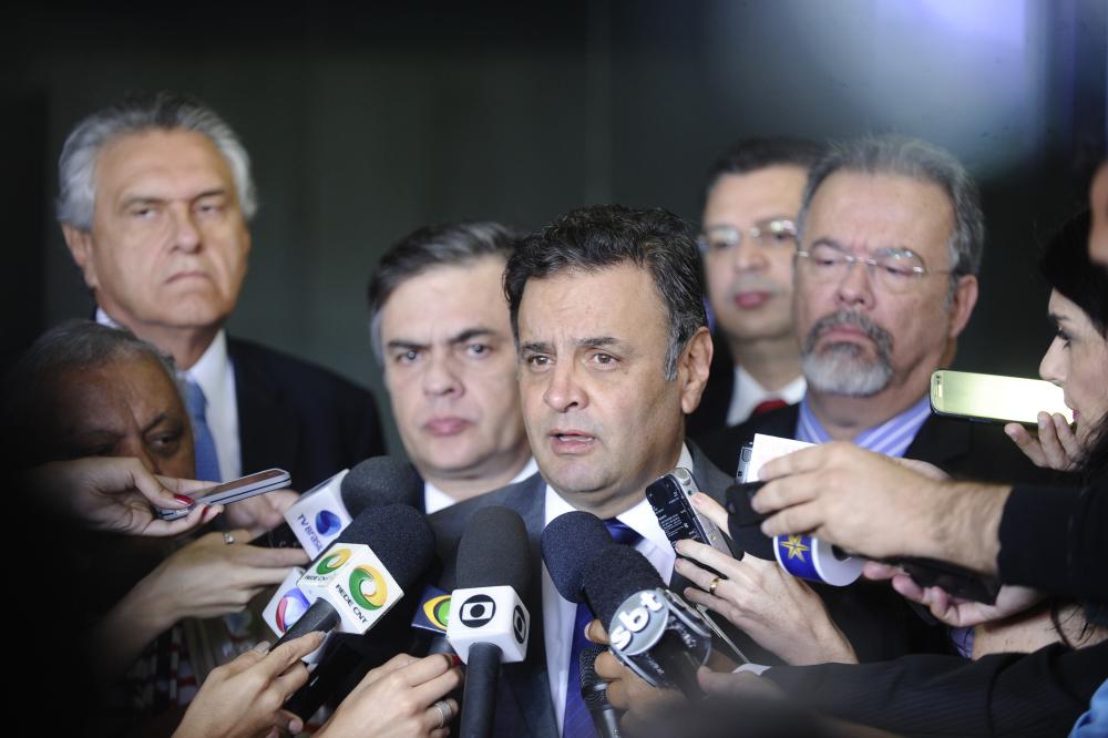 Ministro Marco Aurélio Mello autoriza Aécio Neves a retomar mandato