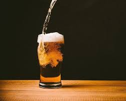 Consumo de cerveja sem álcool cresce 24% e pode virar tendência no Brasil