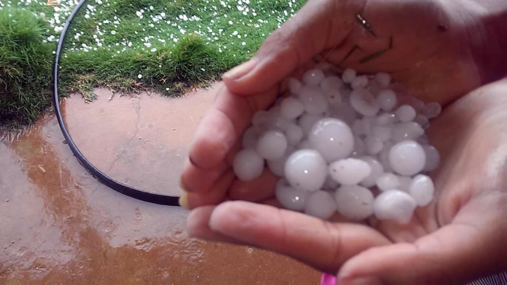 Chuva de granizo surpreende moradores da zona rural de Guanambi