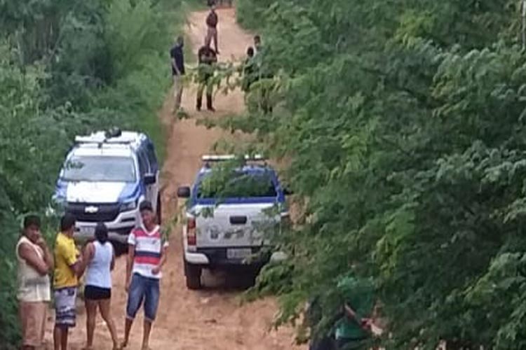 Adolescentes são encontradas mortas em estrada vicinal, em Aracatu 