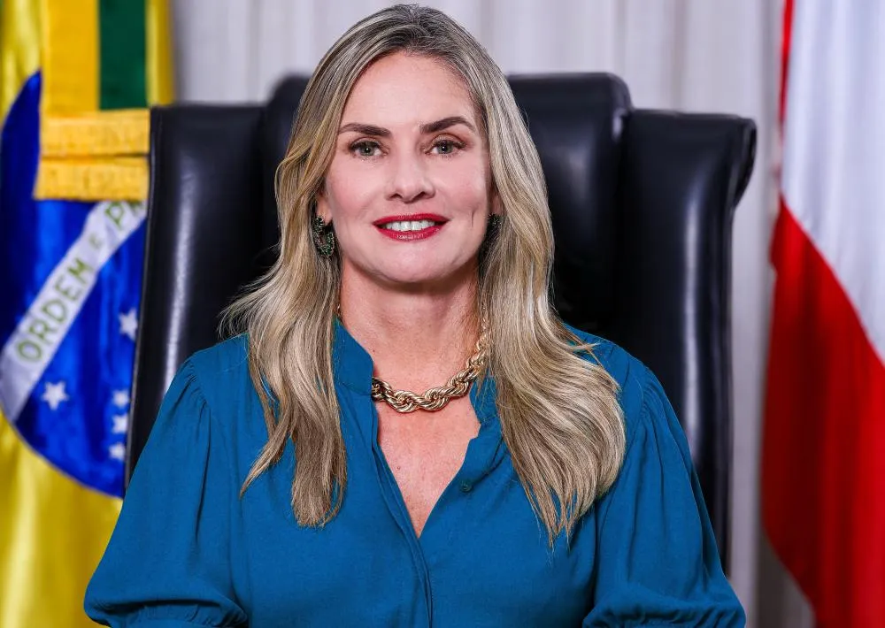 Após internação por colite, Ivana Bastos retoma atividades na AL-BA