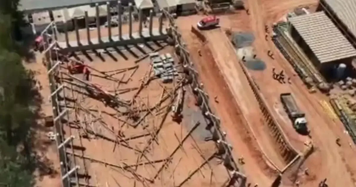 Quatro trabalhadores morrem após desabamento de galpão em construção em LEM