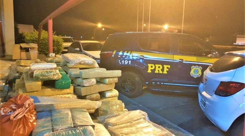 Sudoeste baiano: Após perseguição, PRF apreende 200 kg de maconha em carro na BR-116