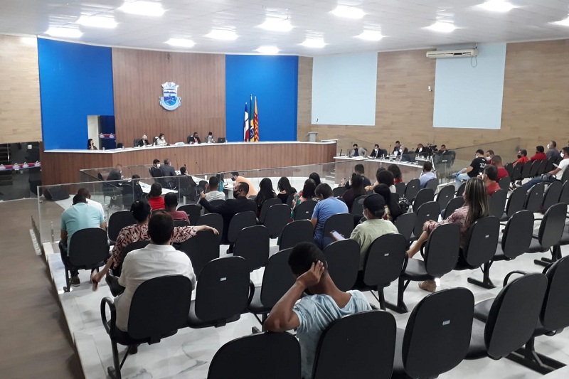 Em Brumado, vice-presidente se autodeclara presidente da Câmara de Vereadores
