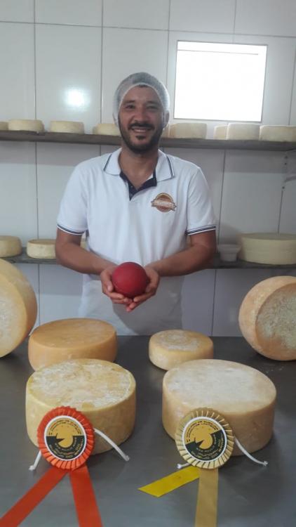 Queijeiro de Caetité, com produção de mais de 50 tipos de queijos, se torna destaque mundial
