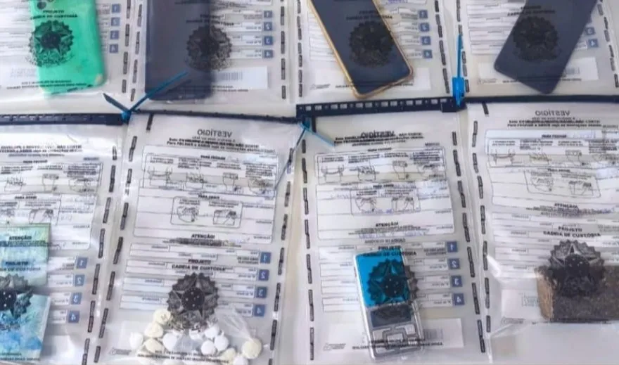 Suspeito é preso com drogas, celulares e dinheiro durante ação da Rondesp em Caculé