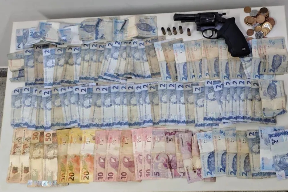 PM prende homem armado durante operação em Caculé