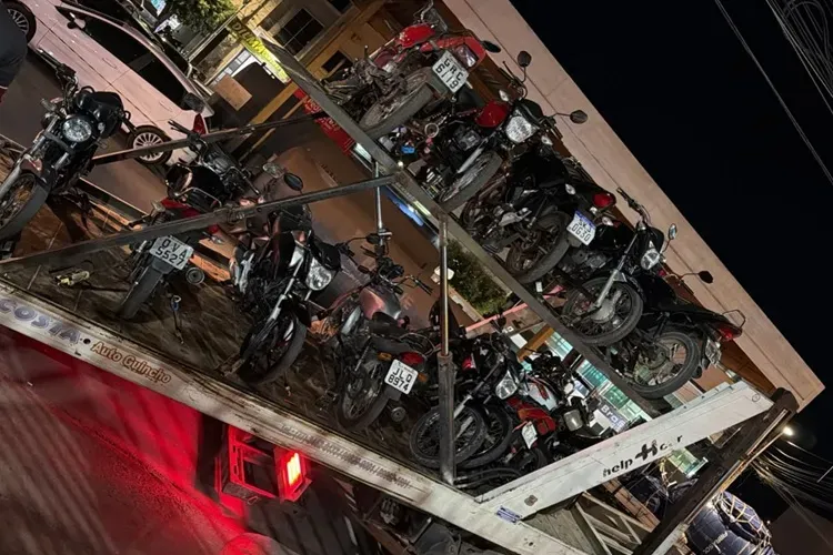 PM apreende 21 motos durante desfile de São Cristóvão em Caetité