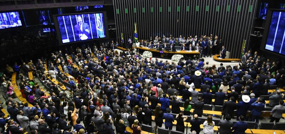 Congresso eleva para R$ 53 bi emendas e corta PAC de Lula