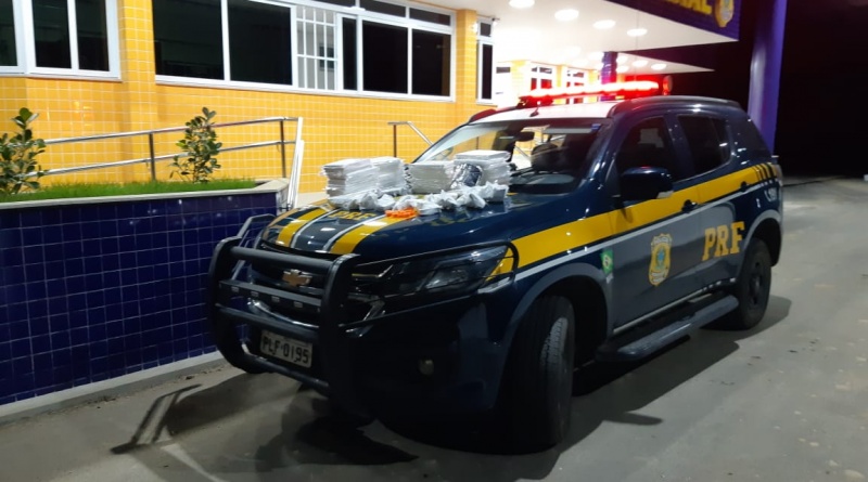 Região: PRF apreende 31 Kg de cocaína, skunk e maconha escondidos em caixa de som de caminhonete