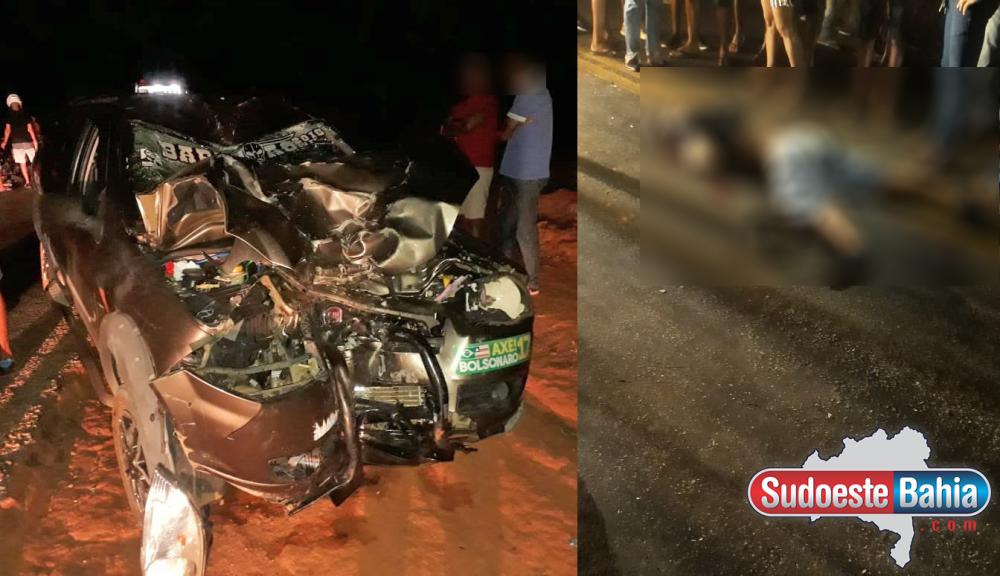 Jovens morrem após colisão frontal entre carro e moto na BA-617 em Ibiassucê
