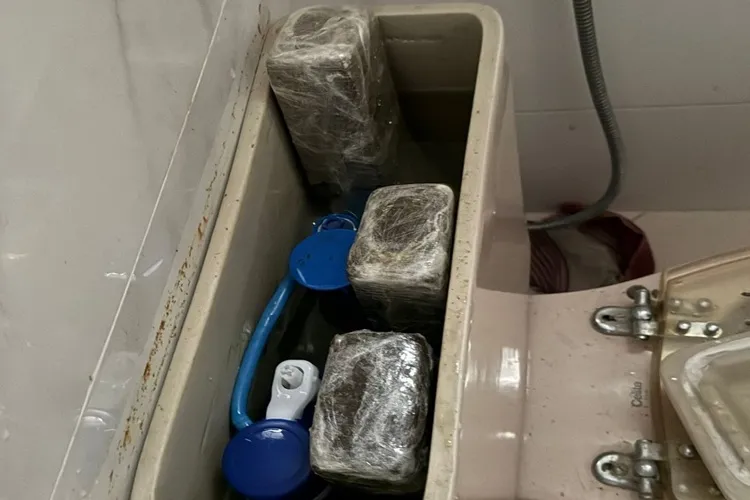 Homem é preso com 4 kg de maconha e aparelhos contra rastreamento em Jequié