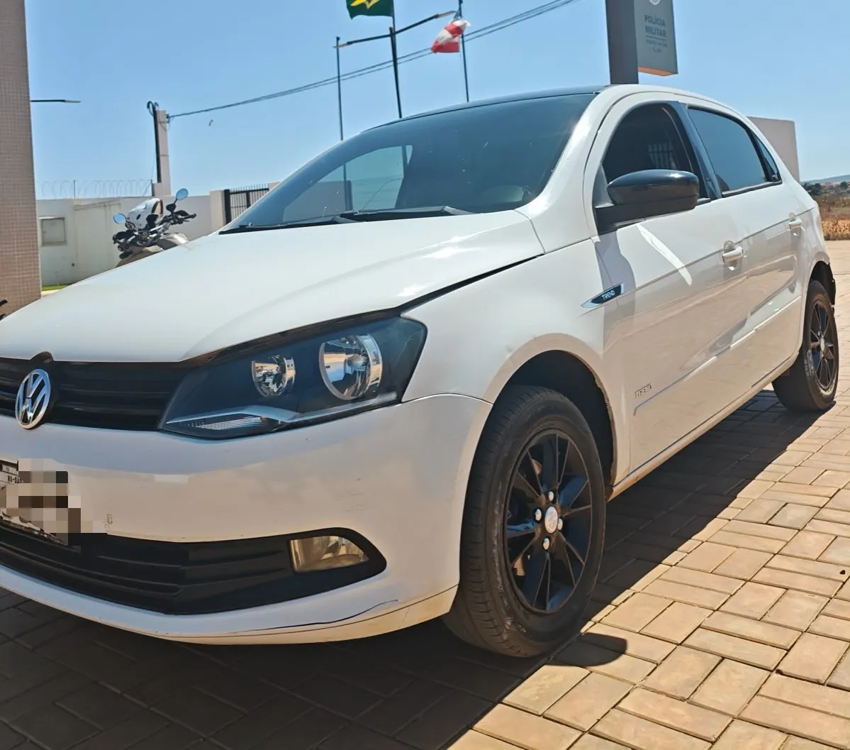 VW Gol com registro de furto é recuperado pela PM em Caculé