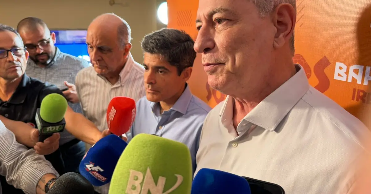 Em fórum, Ciro chama ACM Neto de opção de mudança