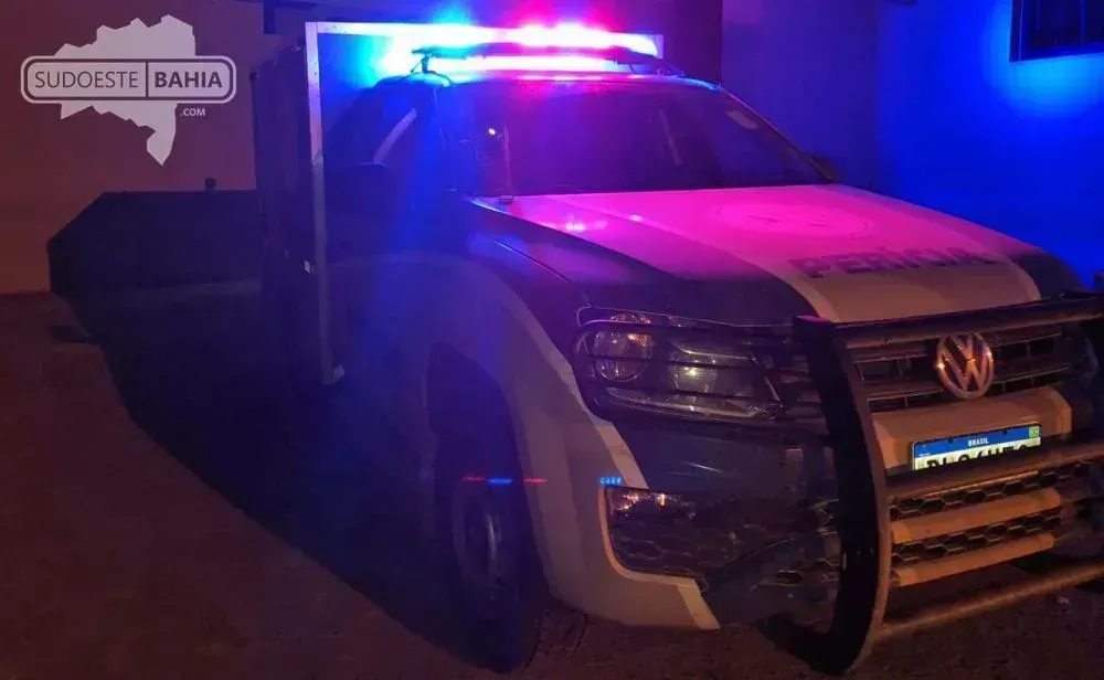 Motociclista morre após ser atingido por van na BA‑161, em Sítio do Mato