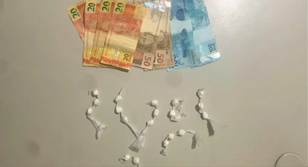 Dois homens são detidos com porções de cocaína em Bom Jesus da Lapa