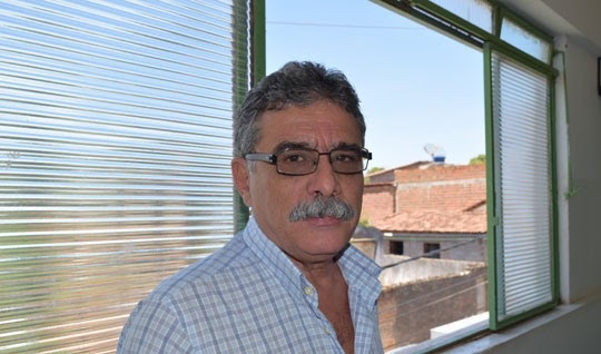 Coronavírus: prefeito de Paramirim reduz salário em 50% para ajudar nos custos da pandemia