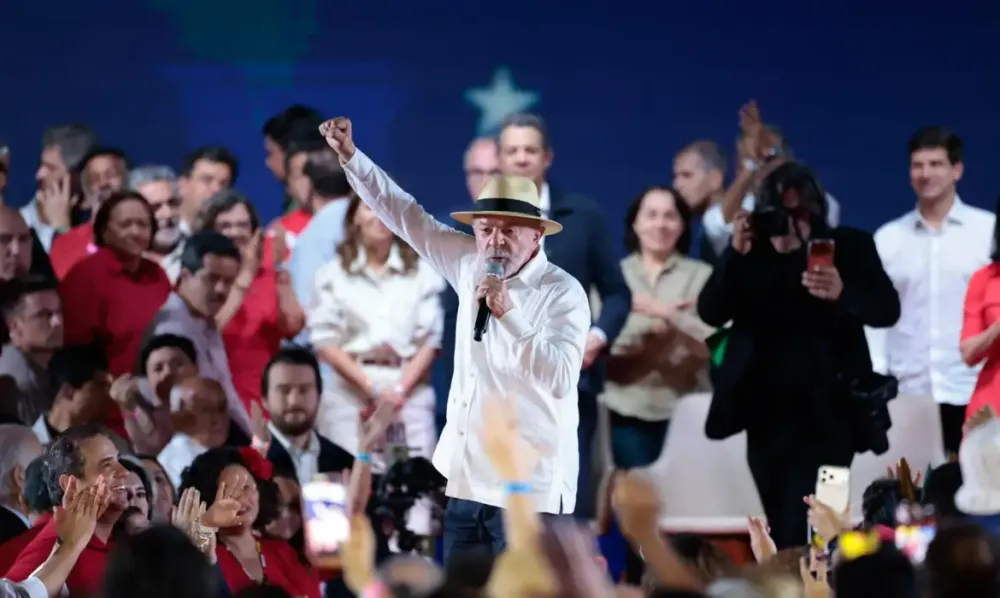 Lula é confirmado candidato do PT e disputará quarto mandato presidencial