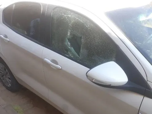 Ladrão quebra vidro de carro e leva dinheiro, CNH e cartões em Guanambi