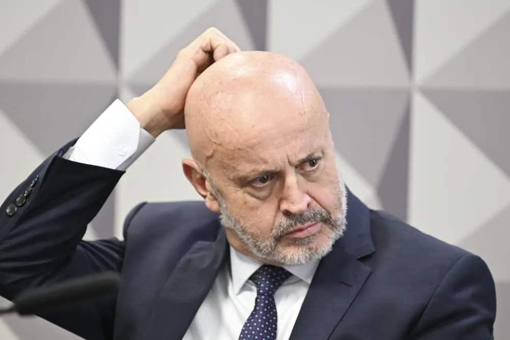 Lobista “Careca do INSS” é suspeito de corromper policiais para forjar furto de carro de luxo