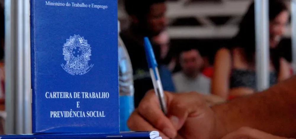 Desemprego atinge menor nível para o período desde 2012