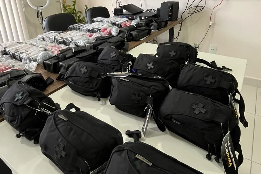 Polícia Civil entrega equipamentos para equipes de Guanambi e região