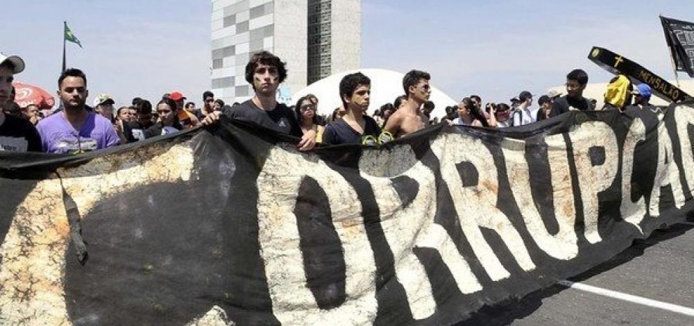 Maioria dos brasileiros acredita que corrupção aumentou no país
