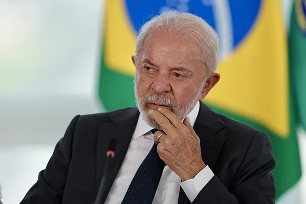 Lula enfrenta cenário de 1º turno mais apertado desde eleição de 2002