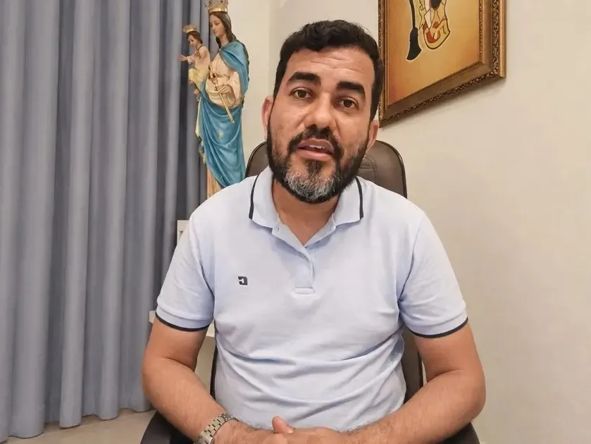 Padre 'bolsonarista' cancela ato religioso de teor político após críticas de fiéis em Eunápolis