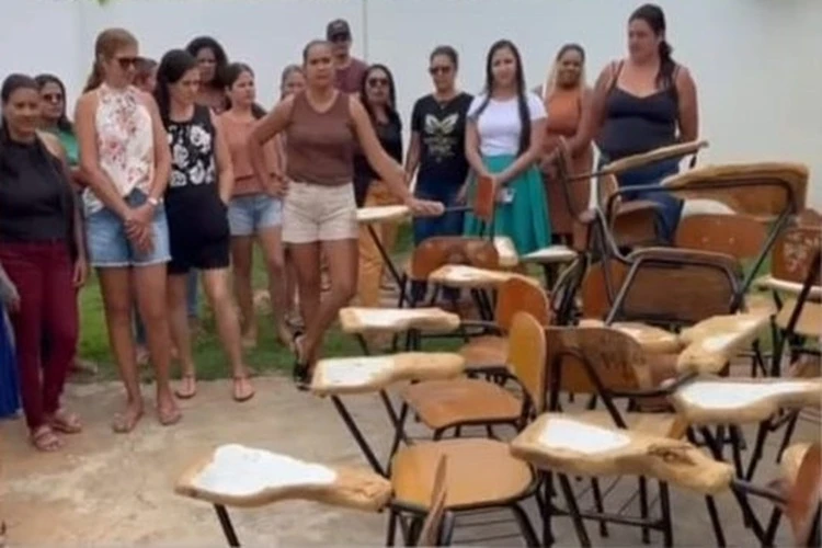 Pais denunciam problemas estruturais em escola de Riacho de Santana