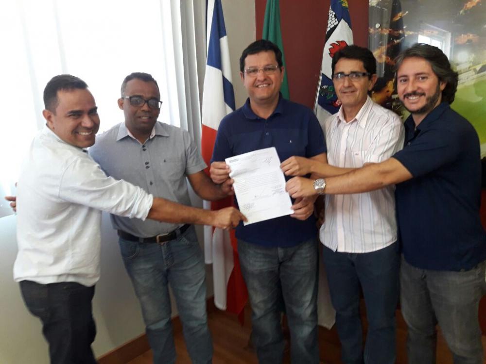 Prefeito Jairo Magalhães destaca parceria da Prefeitura de Guanambi no Projeto de Irrigação do Perímetro Irrigado de Ceraíma