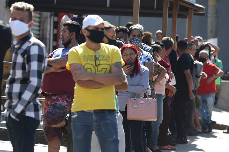 Com veto de Bolsonaro ao fim da fila 5 milhões podem ficar sem Auxílio Brasil
