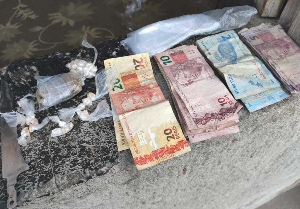 Menor é apreendido e individuo detido acusados de tráfico de drogas em Guanambi 