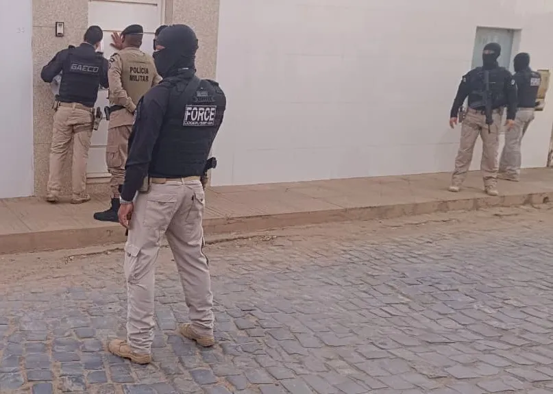 Tenente-coronel da PM é preso durante operação que apura atuação de milícia no oeste da Bahia