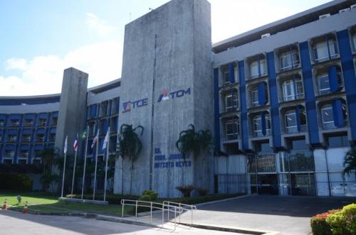 TCM aprova com ressalvas contas de cinco Câmaras