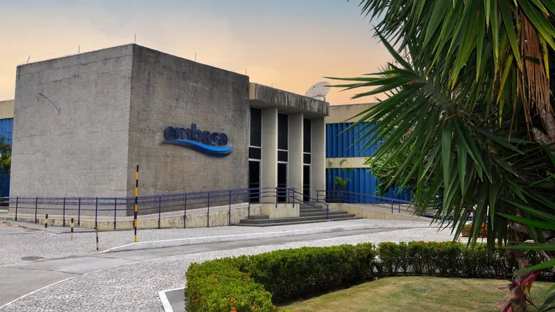 Aprovados no concurso da Embasa protestam após TJ-BA suspender liminares para nomeação