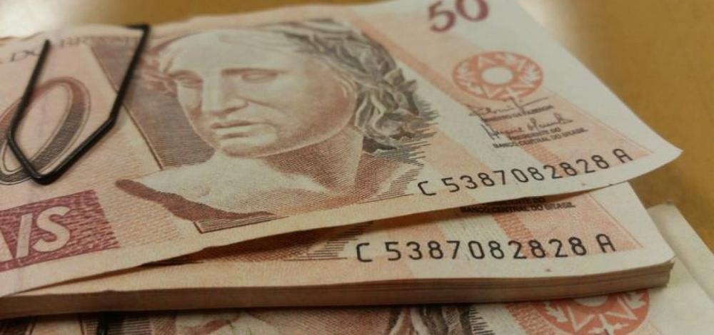 Salário mínimo de R$ 1.045 passa a valer a partir de sábado