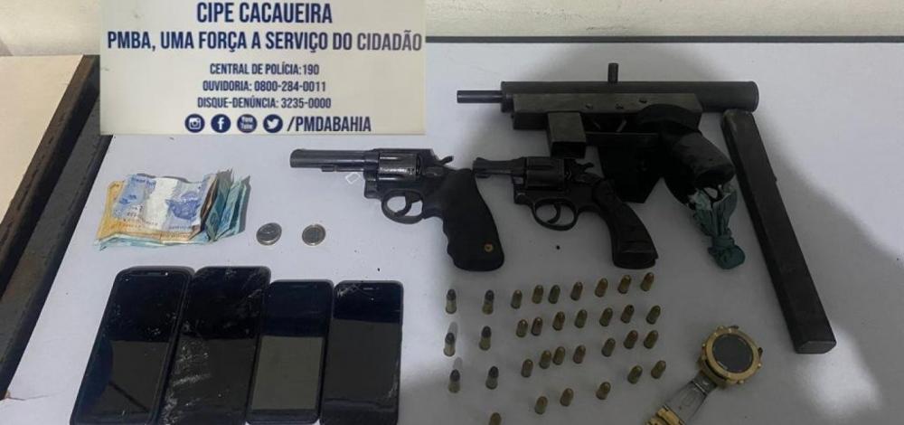 Polícia prende grupo com submetralhadora e revólveres no sul do estado
